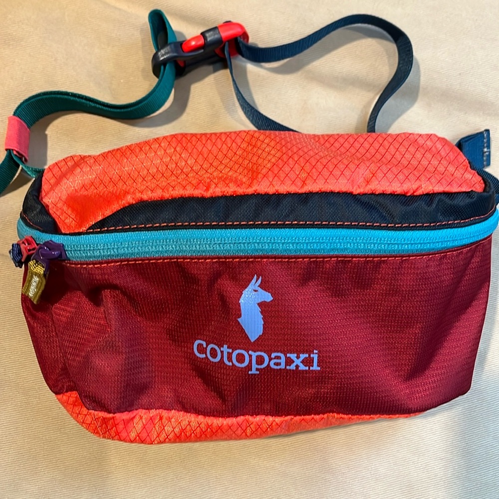 Cotopaxi Fanny Pack new without tags